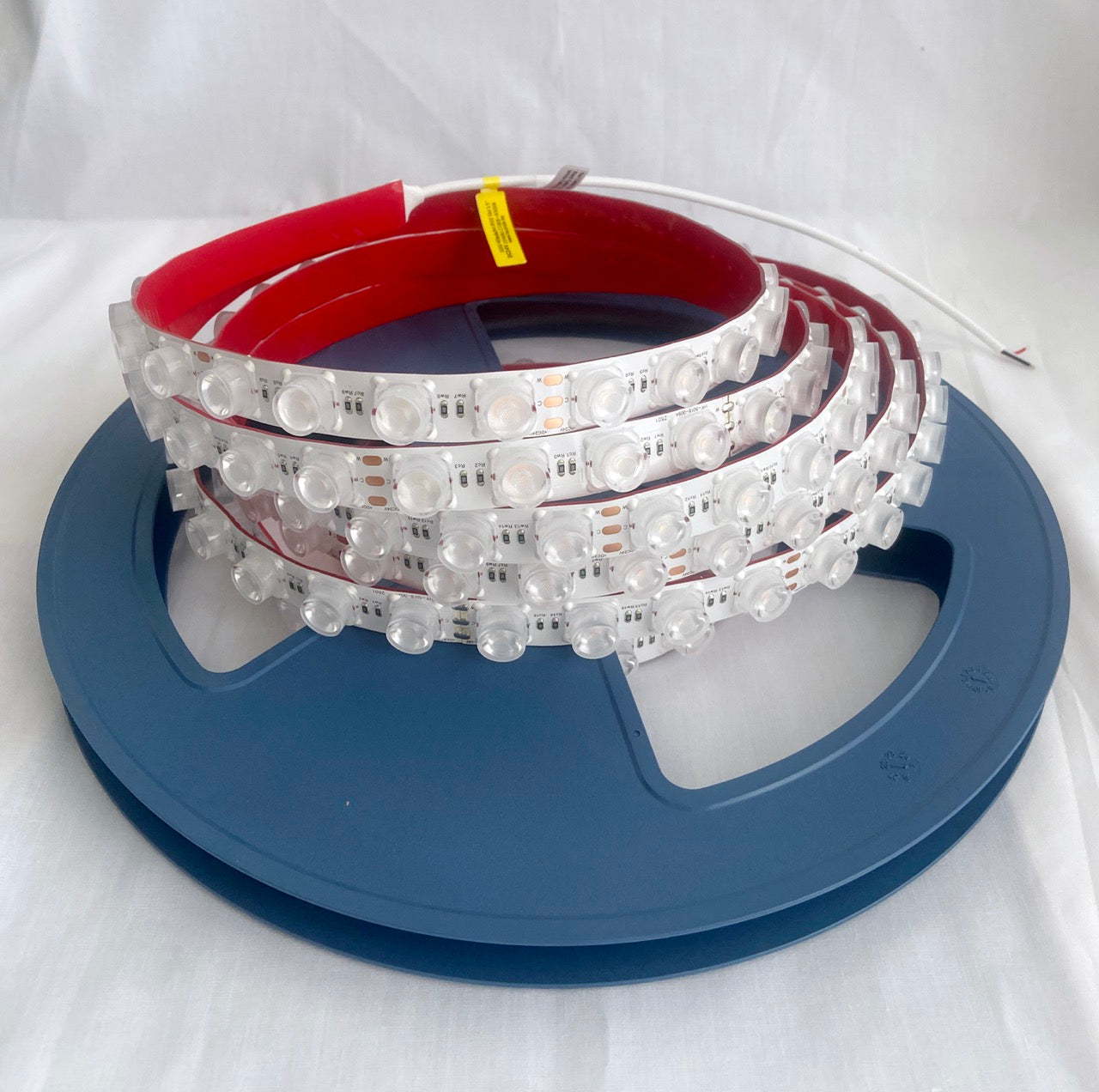 Led strip lens 15x45° pixel RGBW 3000K